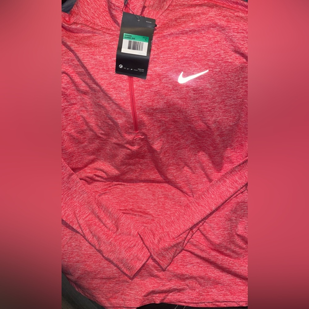 Women's XL Brand new NIKE top!!